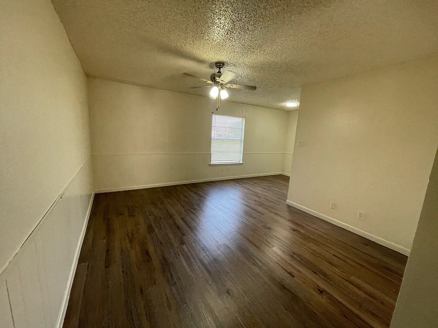 1702 Kirk Ave — Photo 1