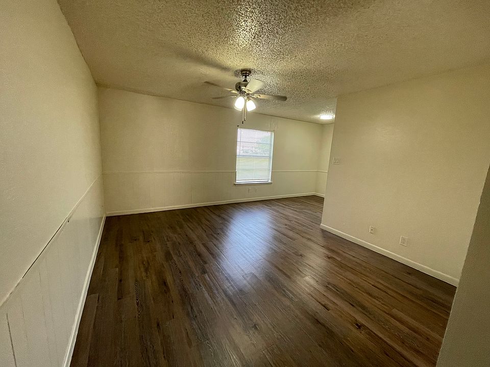 1st image of 1702 Kirk Ave #104