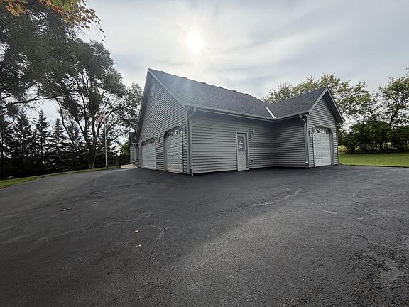 3rd image of 2135 Sherman ROAD