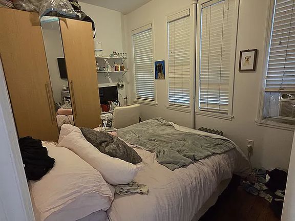 3rd image of 264 E 2nd St #37