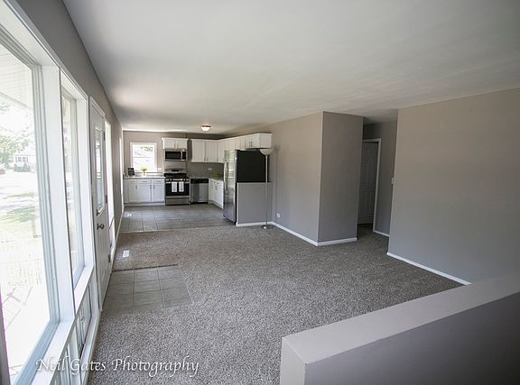 3rd image of 104 Hickory Dr