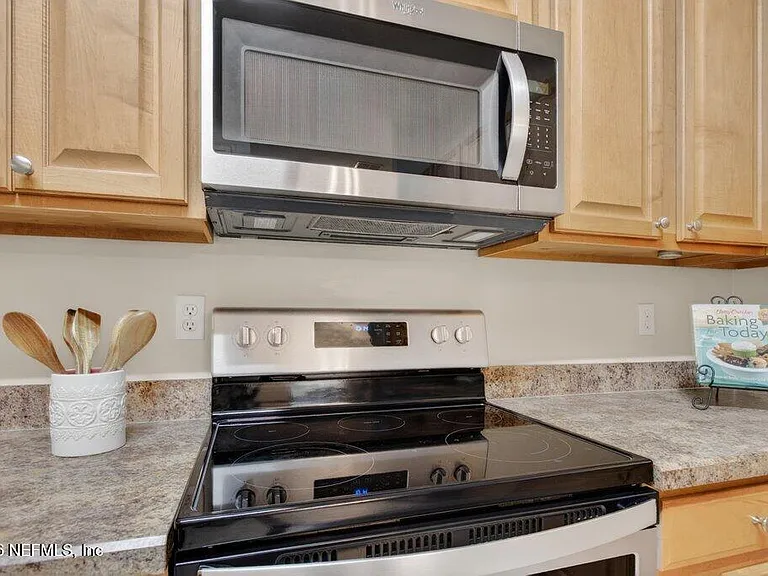 1634 Majestic View Ln — Photo 13