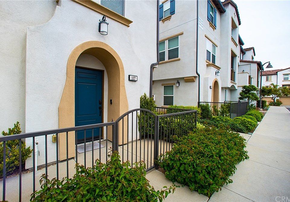 1st image of 1127 Calle Montana
