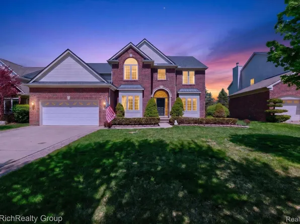 50544 Livingston Dr, Northville, MI 48168