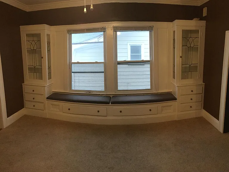 dining room photo 2