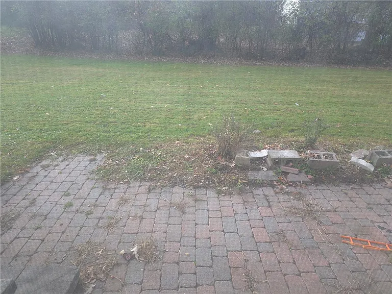 379 Hollybrook Rd — Photo 31