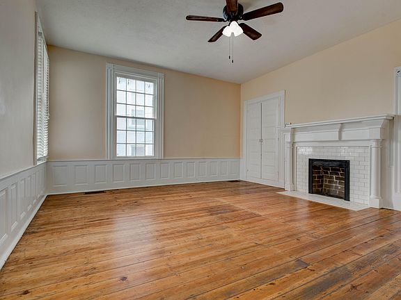 4th image of 215 W Main St
