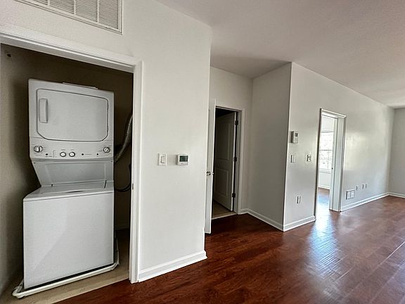 4th image of 5609-13 Jefferson St #205