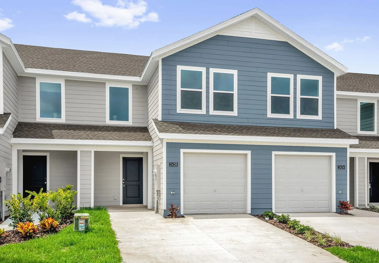 3 bed, 2.5 bath, 1578 sqft, $1,900 — Photo 1