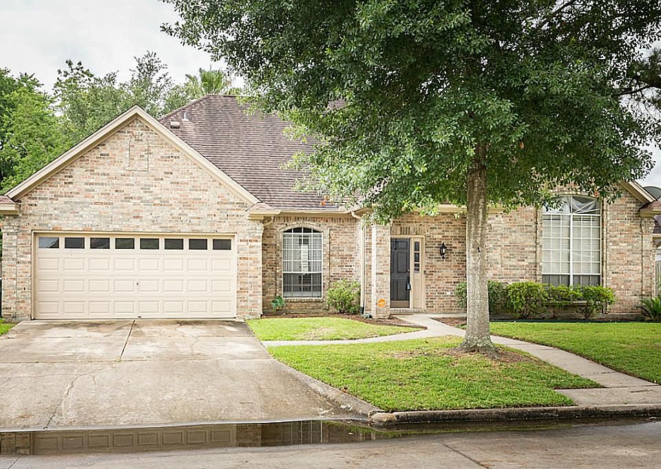 1st image of 8295 Westgate Dr