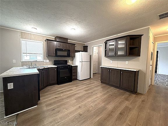 2nd image of 144 Virginia Ave