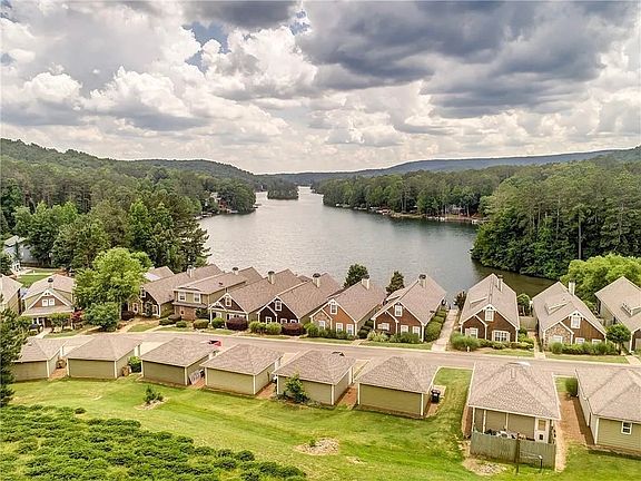 2nd image of 213 Lakeside Dr