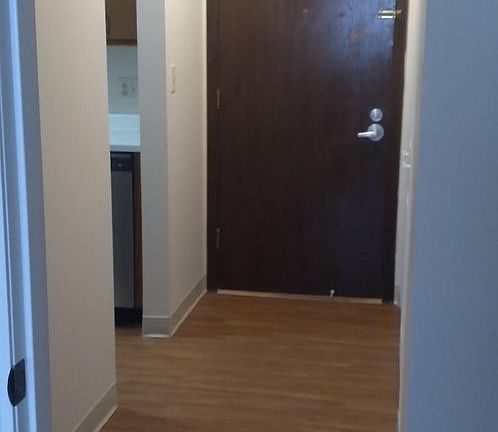 5th image of 1005 Glen Place Dr #B06