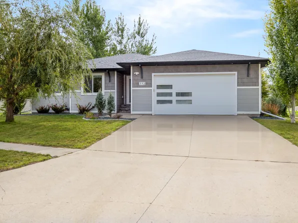 772 35th Ave E, West Fargo, ND 58078