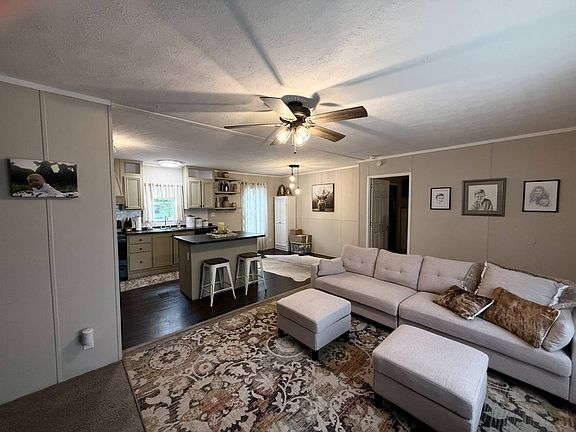 4th image of 100 Bower Ave