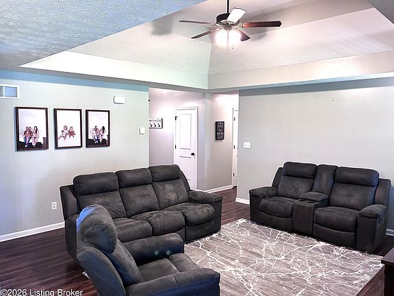 4th image of 146 Garnette Ct