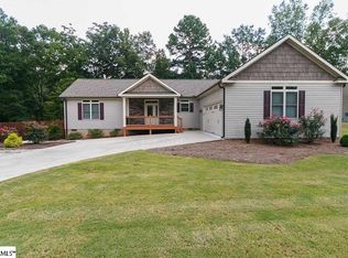 402 N Adair St, Clinton, SC 29325
