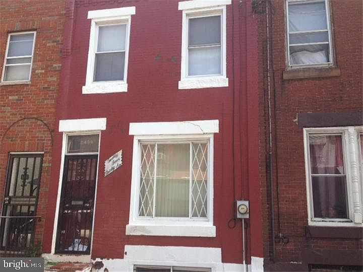 1st image of 2436 W Oakdale St