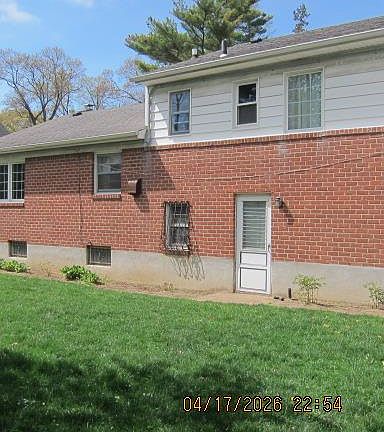 3rd image of 93 Woodview Road