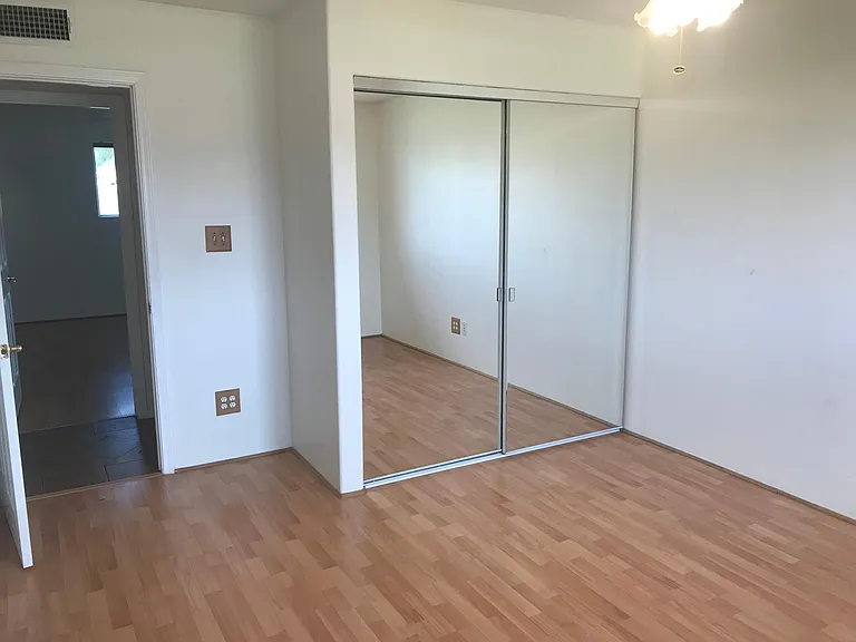 27 E Balboa Dr — Photo 12