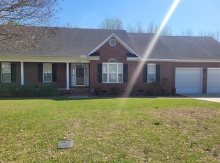 1913 Ashridge Dr, Fayetteville, NC 28304