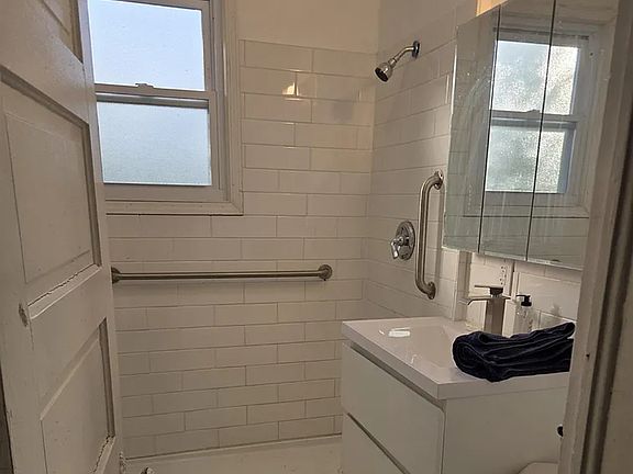 5th image of 9405 Navarre St #2