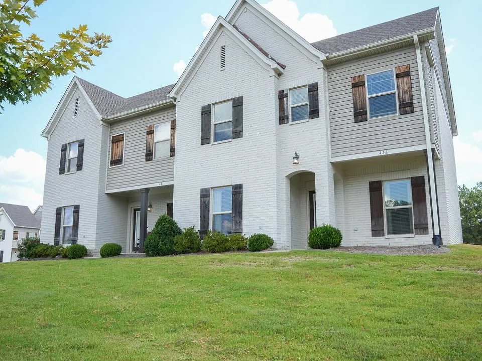 446 Walker Cir