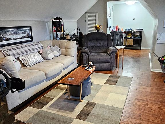 2nd image of 5909 Alder St APT 5