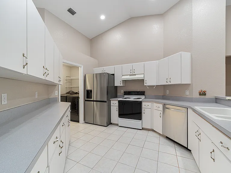 10061 SW 74th Ter — Photo 5