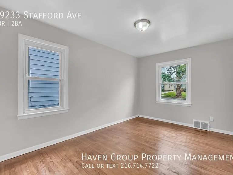 19233 Stafford Ave — Photo 9