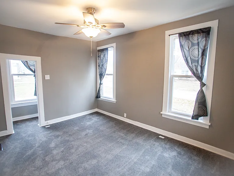 301 W Madison Ave — Photo 13