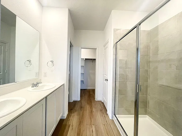 1118 Mahogany Ln — Photo 12