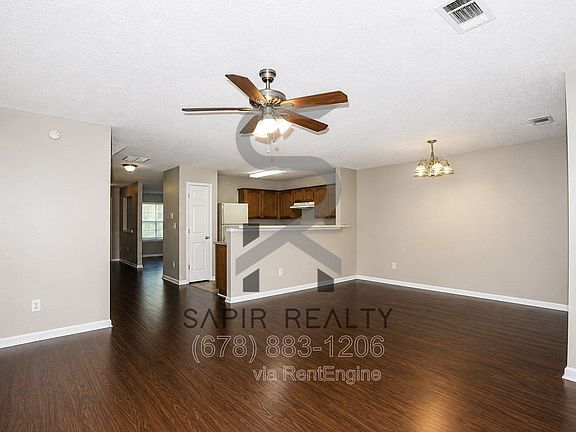 3rd image of 610 Parkway Rd