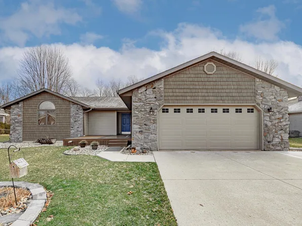 824 Lydia Dr, Warsaw, IN 46582