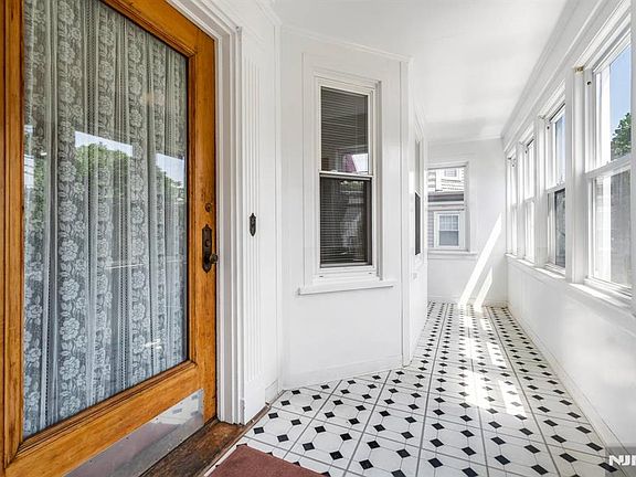 5th image of 168 Orient Way