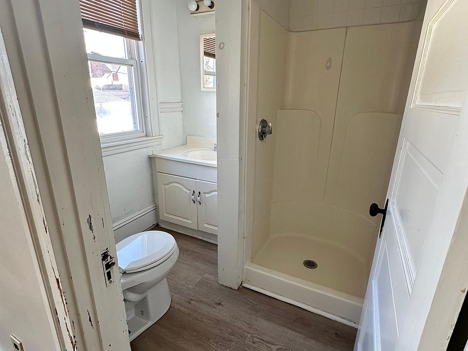 2nd image of 25 Portland St #6