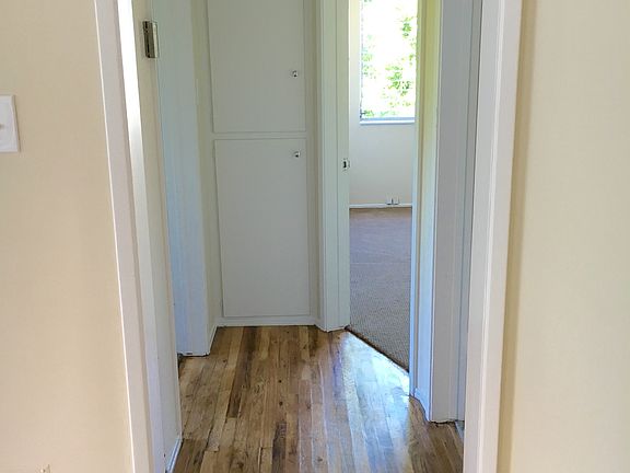 Hall to Bedrooms