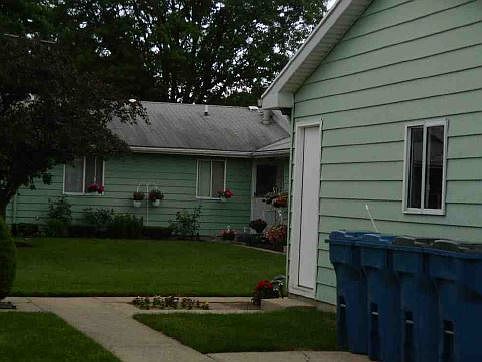 2nd image of 5700 Leisure South Dr SE