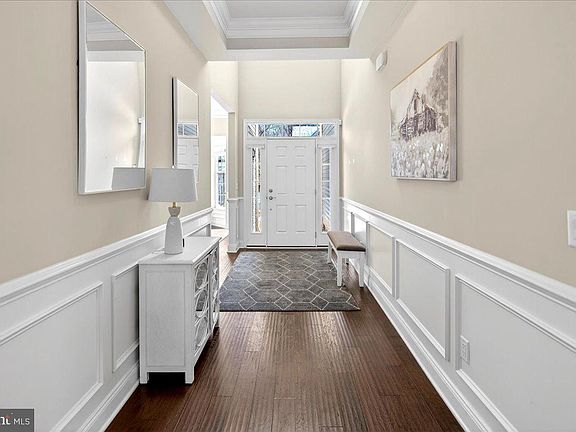 4th image of 4 Huntington Ct