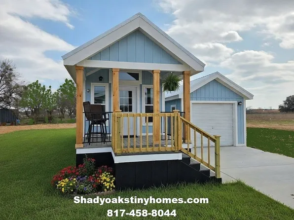6005 Axton Ave, Granbury, TX 76048