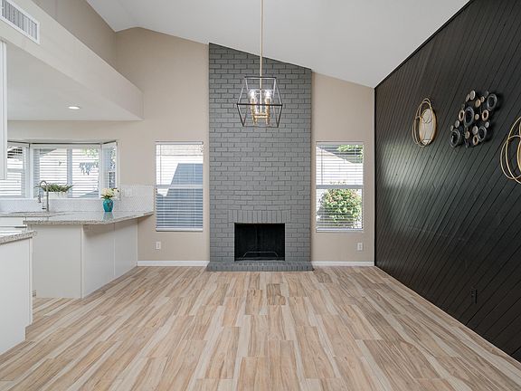 5th image of 7114 W Jenan Dr