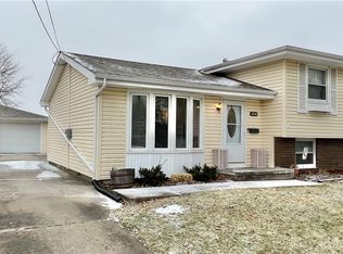 312 E 25th St N, Newton, IA 50208