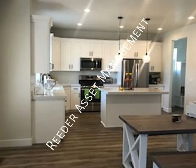 643 E Old Post Office Rd — Photo 3