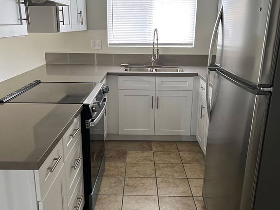 3rd image of 2401-2423 N Pattiglen Ave #2409