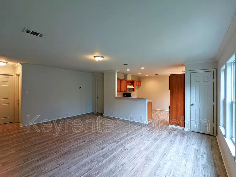 829 Marjorie St #B — Photo 6