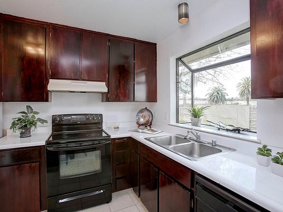 2nd image of 387 Caribe Way