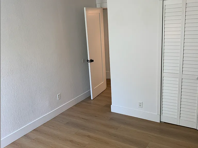 9189 Village Glen Dr — Photo 15