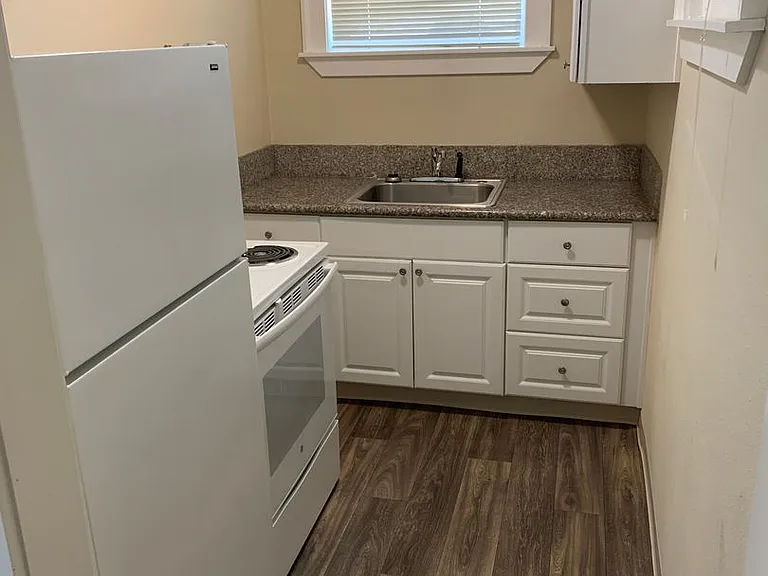 Avondale Apartments — Photo 30