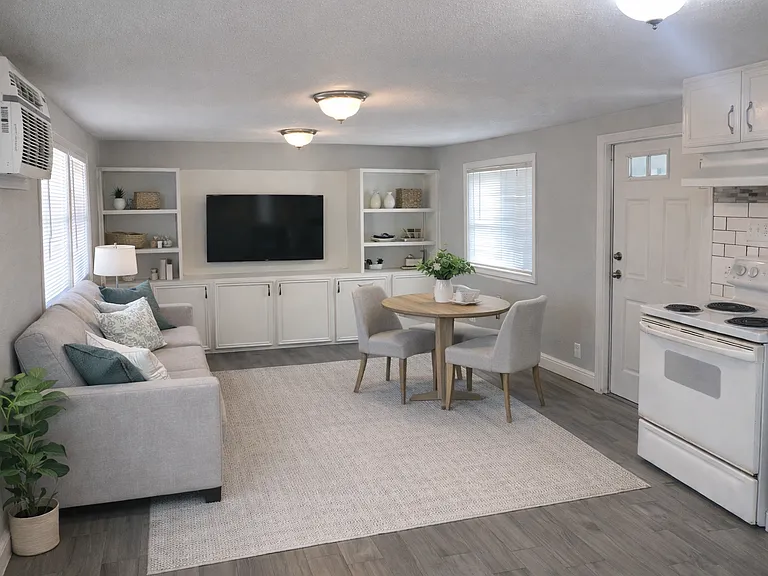 1935 Lori Ln — Photo 1