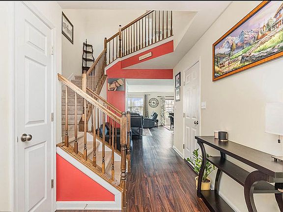 4th image of 275 Melbourne Ln